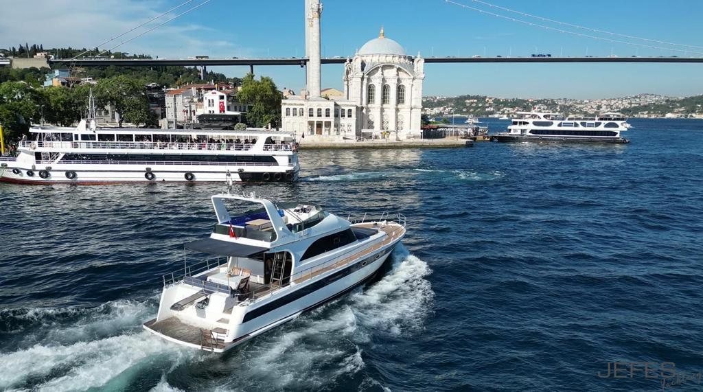 Boğaz’ı kalabalıkta değil, kendi teknenizde gezin.